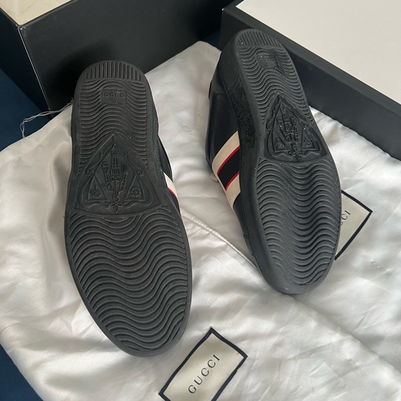 Worn only once beautiful BLACK GUCCI sneakers - Picture 4 of 11